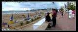 Au pied des Sables d'Olonnes, la plage, séparée de la ville par le "Remblai"