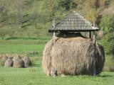 silo à foin traditionnel, le toit est mobile