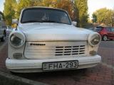 en Hongrie aussi , il ya des Trabant, mais certaines sont bien restaurÃ©es...