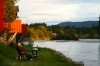 Soirée tranquille au bord de la rivière